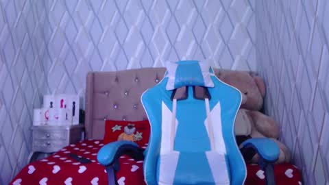 Nicolle Miley online show from 12/24/24, 05:38