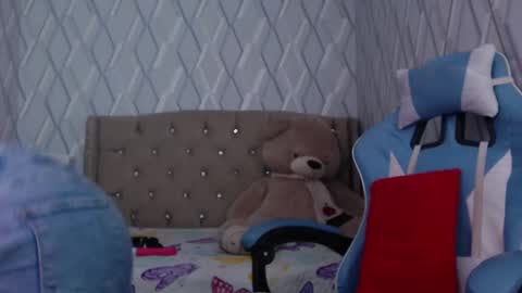 Nicolle Miley online show from 01/14/25, 03:11