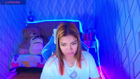 Nicolle Miley online show from 10/08/25, 03:48