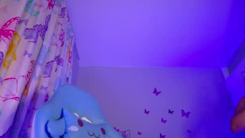 Nicolle Miley online show from 05/17/26, 02:42