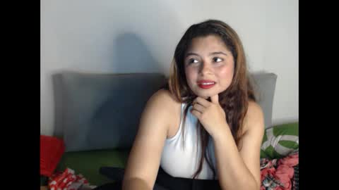 Snapshot of nicollgreen chatting on 10/13/25, 04:51 NicollGreen online show from 10/13/25, 04:51