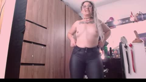 nicolmiss online show from 05/15/26, 11:56