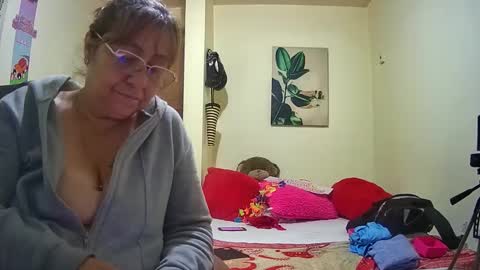 Snapshot of nicoltatiana_ chatting on 01/17/26, 12:04 nicoltatiana_ online show from 01/17/26, 12:04