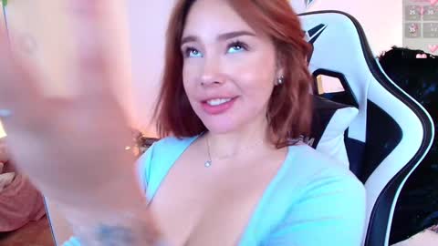 Snapshot of nicolthompsonn chatting on 02/06/25, 04:21 Nicol online show from 02/06/25, 04:21