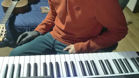 Julian online show from 12/03/24, 07:00