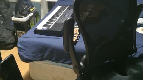 Julian online show from 01/06/25, 06:10