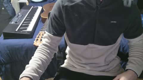 Julian online show from 01/10/25, 01:31