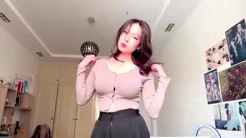 Snapshot of nievesshippey chatting on 03/19/26, 07:34 Hanna online show from 03/19/26, 07:34