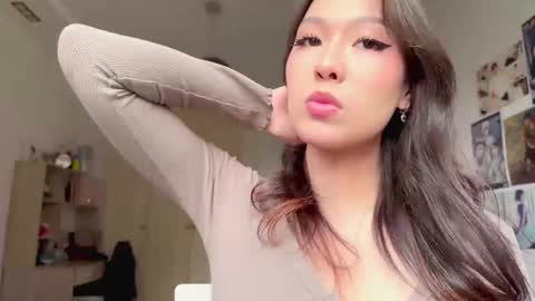 Snapshot of nievesshippey chatting on 04/13/26, 07:36 Hanna online show from 04/13/26, 07:36