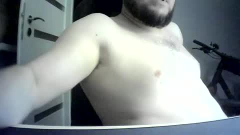 Snapshot of niewidoczny26 chatting on 02/28/26, 02:01 Niewidoczny online show from 02/28/26, 02:01