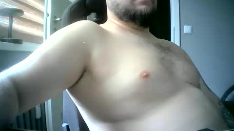 Snapshot of niewidoczny26 chatting on 05/30/26, 02:14 Niewidoczny online show from 05/30/26, 02:14