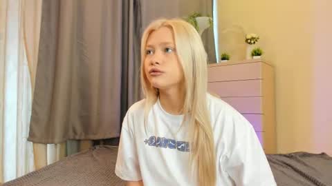 Hannah help me get 50 thumbs up online show from 06/29/26, 05:14