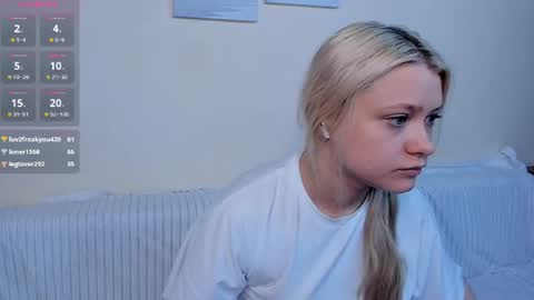 Hannah help me get 50 thumbs up online show from 07/19/26, 09:35