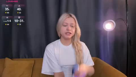 Hannah help me get 50 thumbs up online show from 07/28/26, 05:03