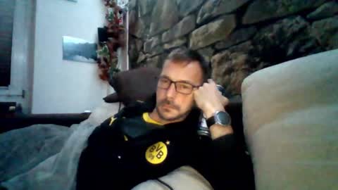 Snapshot of nighthawk28 chatting on 10/28/25, 07:16 MikeVanDyck online show from 10/28/25, 07:16