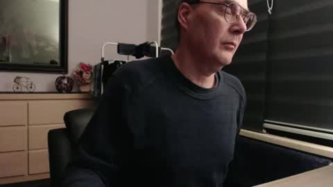 Snapshot of nightkeeper63 chatting on 10/27/25, 01:09 nightkeeper63 online show from 10/27/25, 01:09