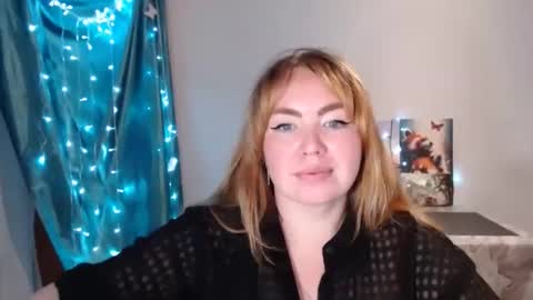 nightlaura online show from 01/01/25, 08:58
