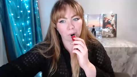 nightlaura online show from 01/15/25, 04:47
