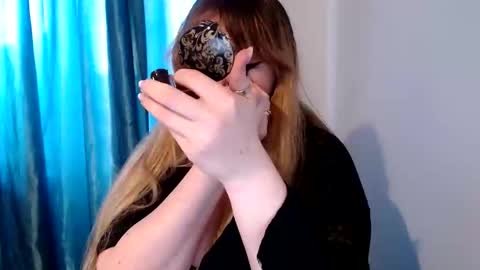 nightlaura online show from 02/20/25, 01:19