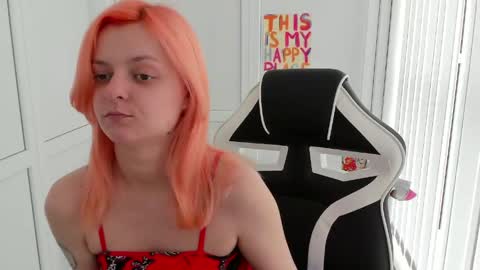 Snapshot of nightleaf_ chatting on 06/04/26, 12:33 Bestie online show from 06/04/26, 12:33