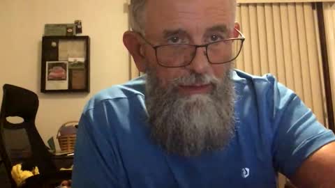 Snapshot of nightmoves1970 chatting on 10/21/25, 04:13 nightmoves1970 online show from 10/21/25, 04:13