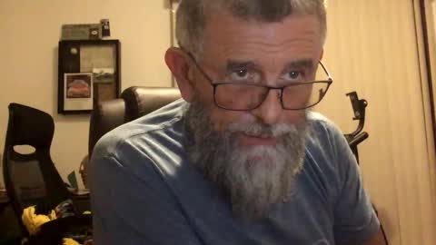 Snapshot of nightmoves1970 chatting on 10/22/25, 12:44 nightmoves1970 online show from 10/22/25, 12:44