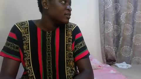 Snapshot of nightnurse60 chatting on 11/13/25, 07:18 bubbly online show from 11/13/25, 07:18