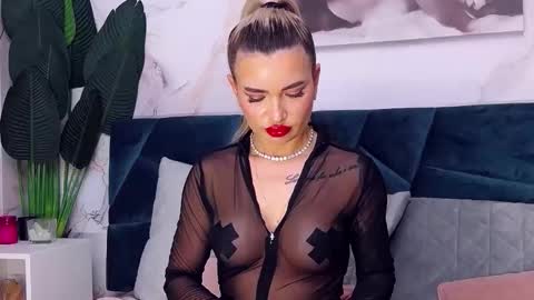 Snapshot of nightshadeiris chatting on 11/10/25, 09:19 Iris online show from 11/10/25, 09:19