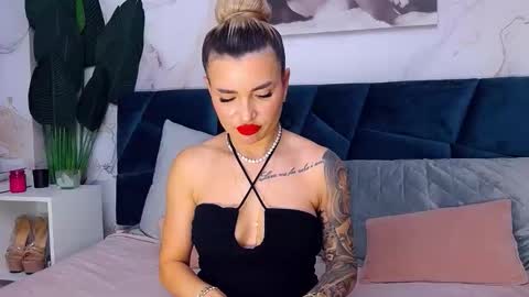 Snapshot of nightshadeiris chatting on 11/24/25, 10:37 Iris online show from 11/24/25, 10:37