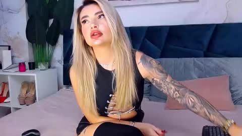 Snapshot of nightshadeiris chatting on 11/26/25, 09:10 Iris online show from 11/26/25, 09:10