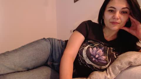 leona online show from 02/09/26, 02:21