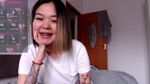 Niia online show from 09/16/25, 09:43