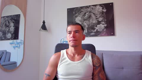 Snapshot of niickcooper chatting on 12/08/24, 07:43 Niick online show from 12/08/24, 07:43