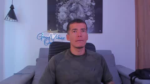Snapshot of niickcooper chatting on 12/16/24, 08:37 Niick online show from 12/16/24, 08:37