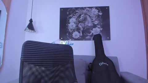 Snapshot of niickcooper chatting on 01/24/25, 02:39 Niick online show from 01/24/25, 02:39