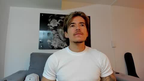 Snapshot of niickcooper chatting on 06/10/26, 01:39 Niick online show from 06/10/26, 01:39
