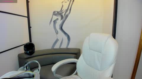 Anni online show from 01/20/25, 08:40