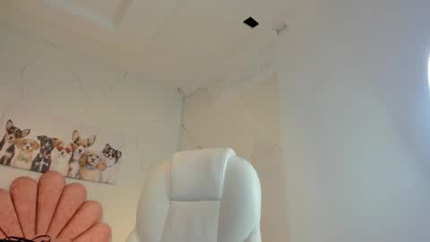 Snapshot of niickyjones chatting on 01/12/26, 09:31 Anni online show from 01/12/26, 09:31