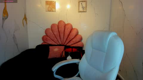Snapshot of niickyjones chatting on 03/24/26, 05:12 Anni online show from 03/24/26, 05:12