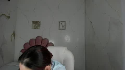 Snapshot of niickyjones chatting on 04/12/26, 05:12 Anni online show from 04/12/26, 05:12