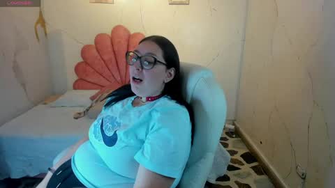Snapshot of niickyjones chatting on 04/23/26, 04:57 Anni online show from 04/23/26, 04:57