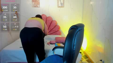 Snapshot of niickyjones chatting on 05/30/26, 12:19 Anni online show from 05/30/26, 12:19