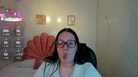 Anni online show from 07/26/26, 10:38