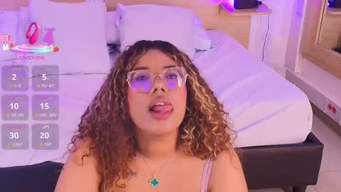 Snapshot of niickypurple chatting on 11/19/25, 07:14 Call me Nicky online show from 11/19/25, 07:14