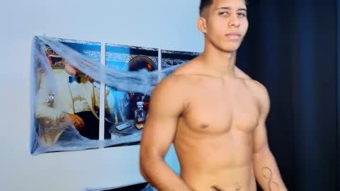 Snapshot of niico_santana chatting on 10/27/25, 09:30 Niico online show from 10/27/25, 09:30