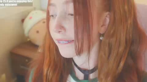 Snapshot of niilaa chatting on 09/25/25, 05:27 of Nylasweet online show from 09/25/25, 05:27