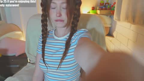 Snapshot of niilaa chatting on 10/10/25, 04:00 of Nylasweet online show from 10/10/25, 04:00