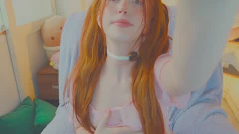Snapshot of niilaa chatting on 02/12/26, 04:24 of Nylasweet online show from 02/12/26, 04:24