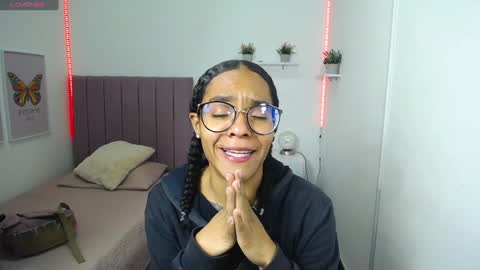          online show from 02/06/25, 01:54