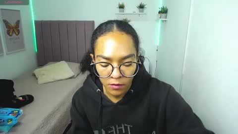          online show from 03/12/25, 04:24